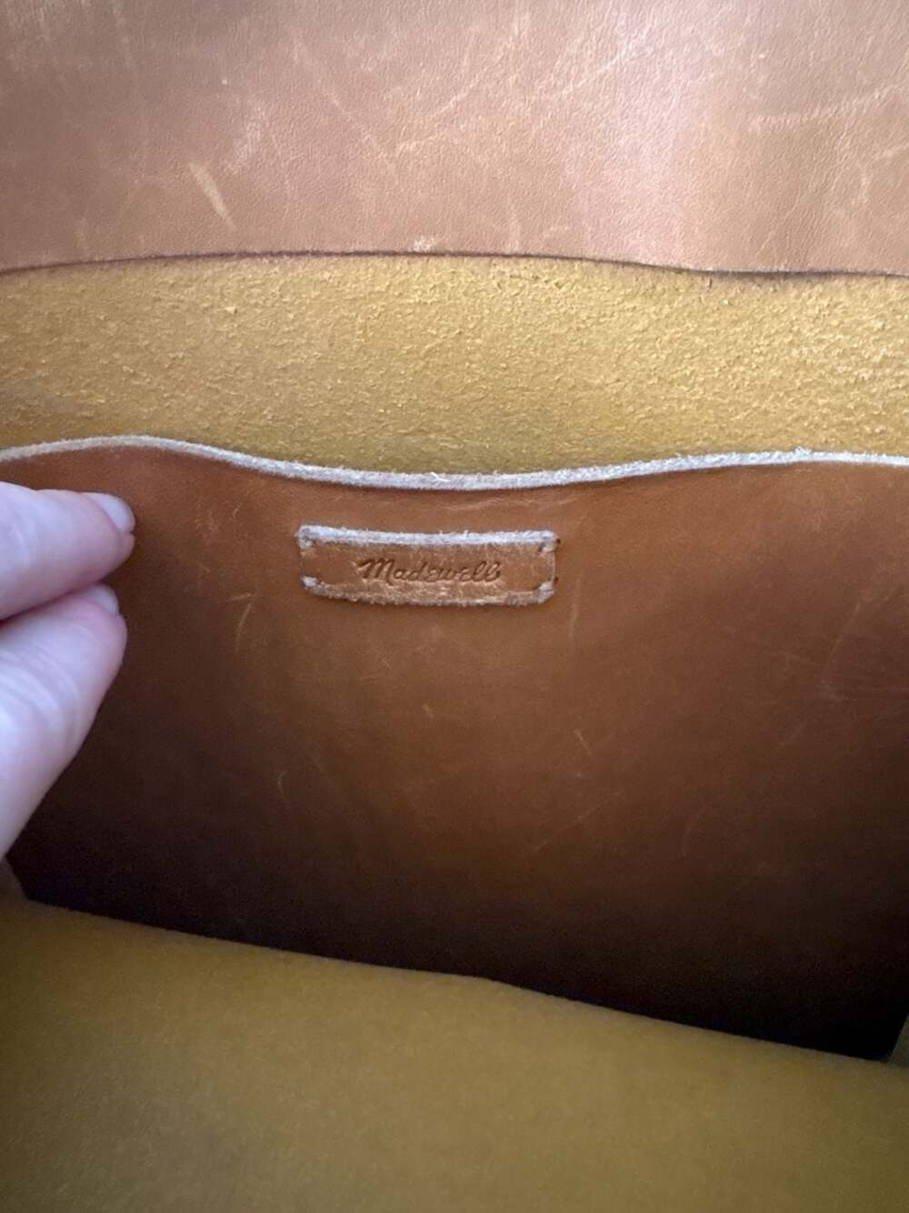 Madewell The Passenger Convertible Leather Tote Bag in English Saddle - Picture 6 of 8